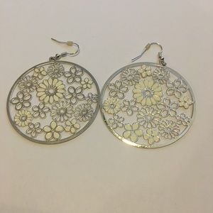 Floral silver earrings